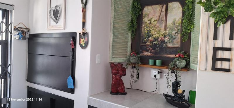 2 Bedroom Property for Sale in Reebok Western Cape